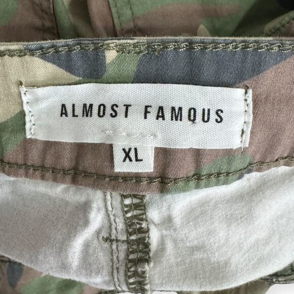 Almost Famous Wide Leg Camouflage Stretch Cotton Cargo Pants Women's Size XL - Picture 9 of 10